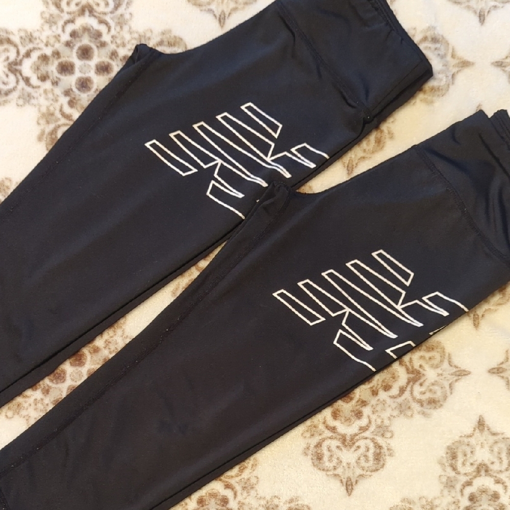 2 New Balance Kids Black Capri Leggings
